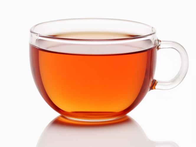 茶道中国传统饮品茶透明茶杯中的红茶茶汤展示